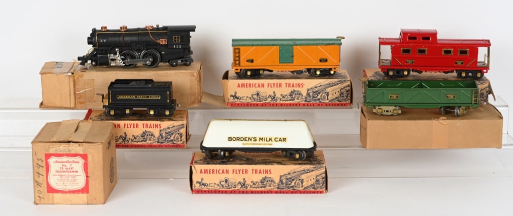 AMERICAN FLYER LOT w/ BOXES: Lot includes 423 Engine, 421T Tender, 412 Milk Car, 408 Box Car, 407 Sand Car, 4021 Caboose & Transformer. Excellent
