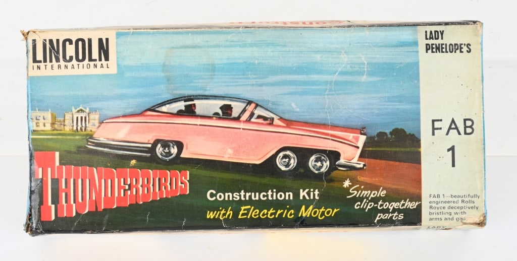 LINCOLN THUNDERBIRDS LADY PENELOPE'S FAB 1 MODEL: Lincoln Thunderbirds Lady Penelope's Fab 1 Model Kit. Never assembled in Box. Excellent