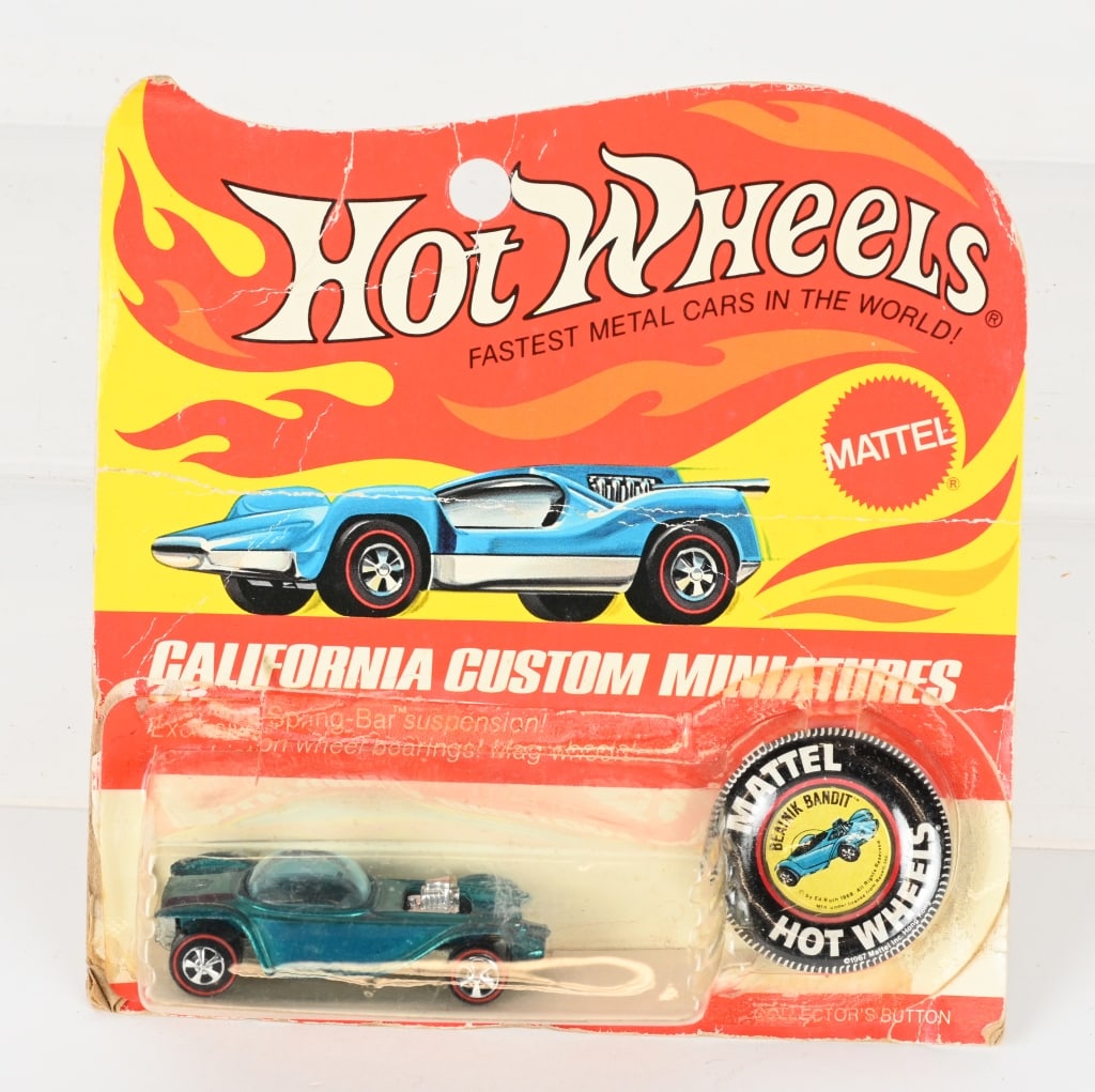 1967 HOT WHEELS REDLINE BEATNIK BANDIT MOC: 1967 Hot Wheels Redline Beatnik Bandit. Aqua in color. Minty sealed on blister pack with button. Bubble is partial loose.