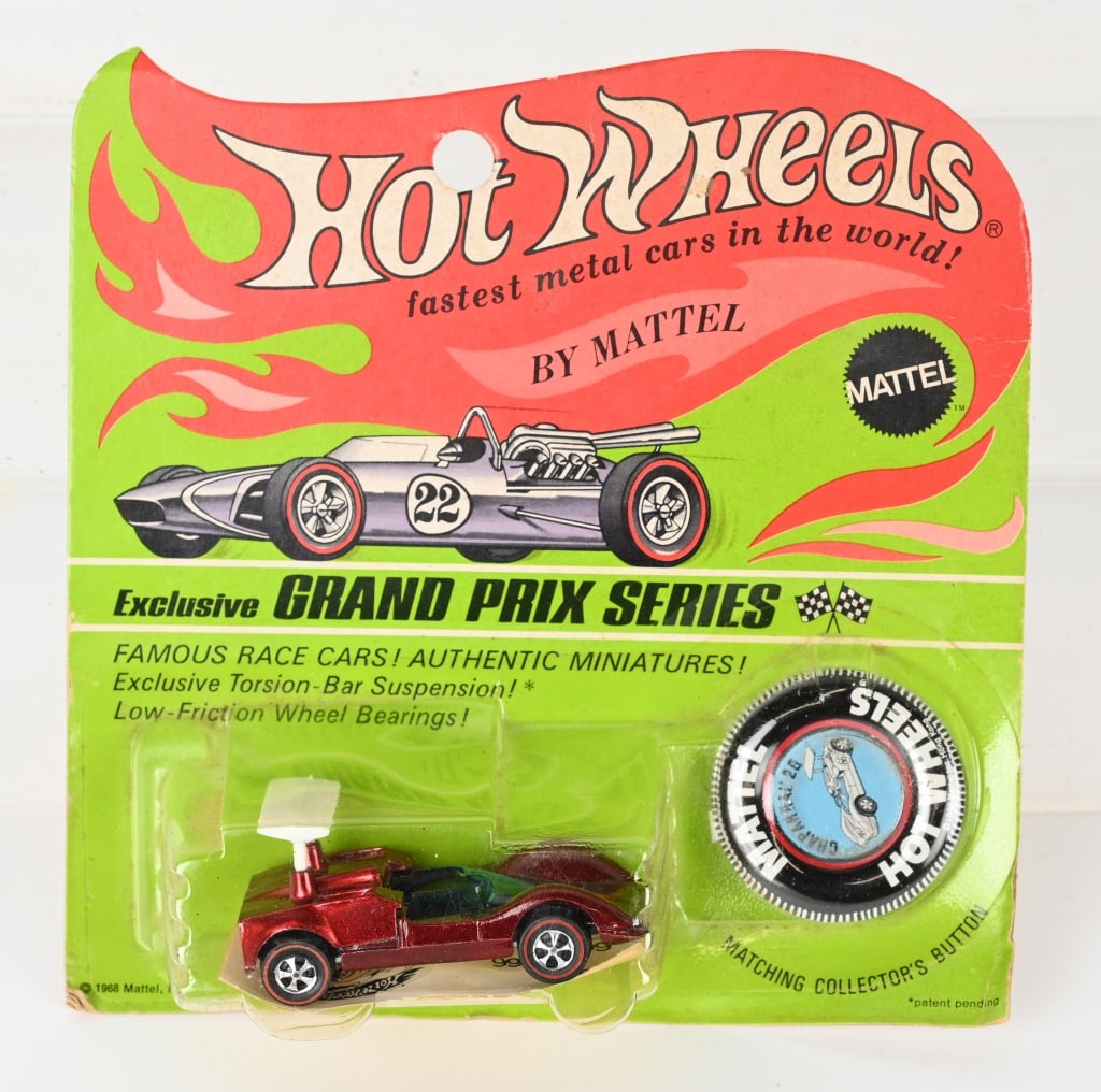 1969 HOT WHEELS REDLINE CHAPARRAL 2G MOC: 1969 Hot Wheels Redline Chaparral 2G. Brown in color. Minty sealed on blister pack with button.