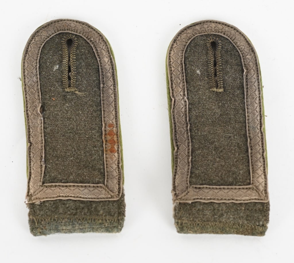 WWII NAZI GERMAN PANZER JAGER SHOULDER BOARDS WW2: Panzer Jager Unterfeldwebel Shoulder Straps. Slip-on Field grey wool, light green rayon piping, aluminum tress. On November 26TH 1938 the first pattern, pointed tip, shoulder straps without waffe