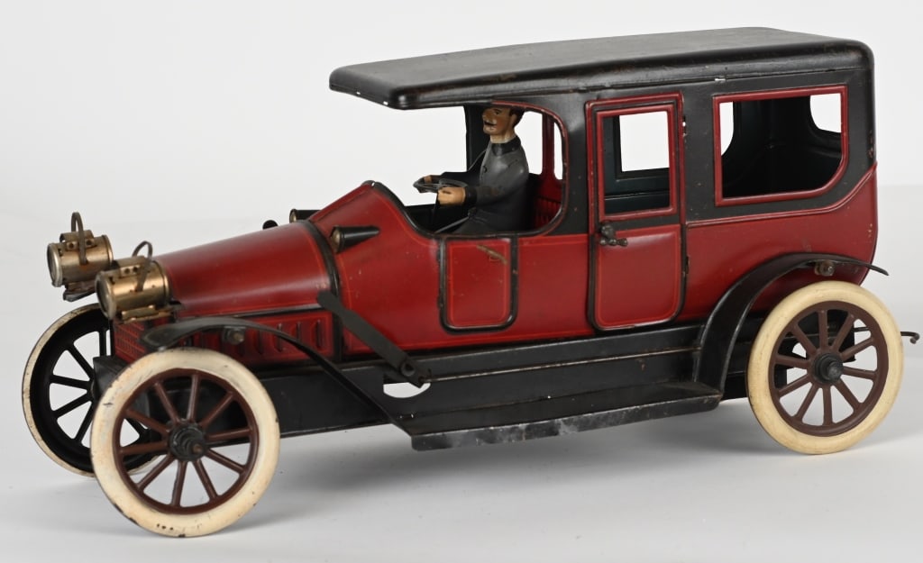 KARL BUBB TIN CLOCKWORK LIMOUSINE (1 of 5)