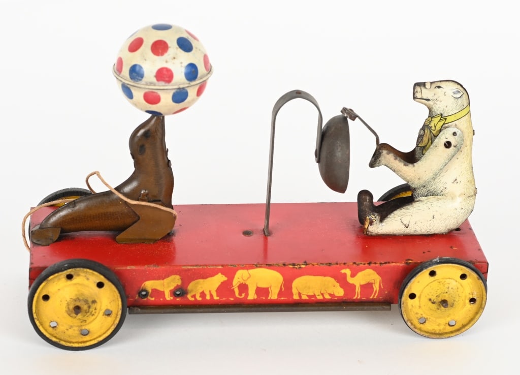 WOLVERINE SEAL & BEAR PLATFORM TOY (1 of 5)