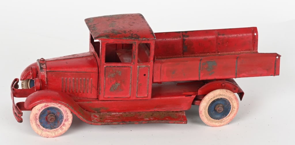 KINGSBURY CLOCKWORK #200 DUMP TRUCK (1 of 5)