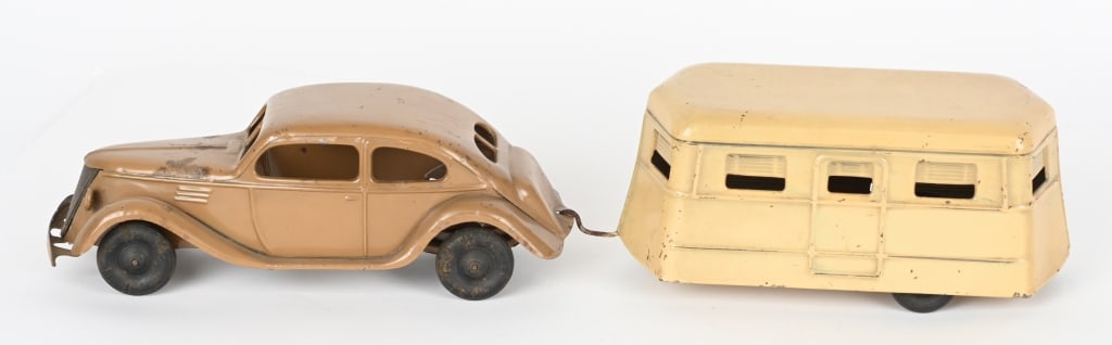 KINGSBURY CLOCKWORK COUPE & TRAVEL TRAILER (1 of 6)