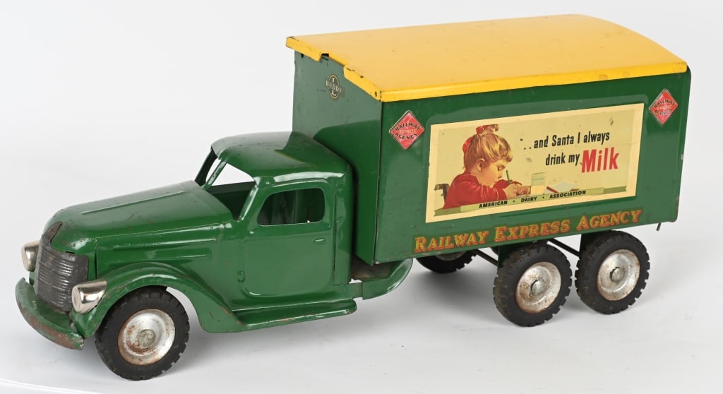 BUDDY L RAILWAY EXPRESS TRUCK: Buddy L pressed steel Railway Express Truck. All original with nice paint. Has Ice Cream and Milk decals. Nice looking truck. 22" Excellent