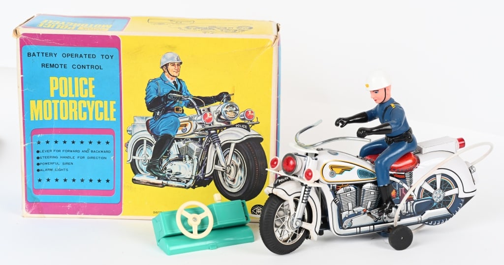 JAPAN BATTERY OP POLICE MOTORCYCLE w/ BOX (1 of 6)
