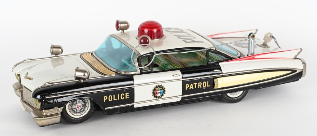 YONE BATTERY OP 1960 CADILLAC POLICE CAR (1 of 6)