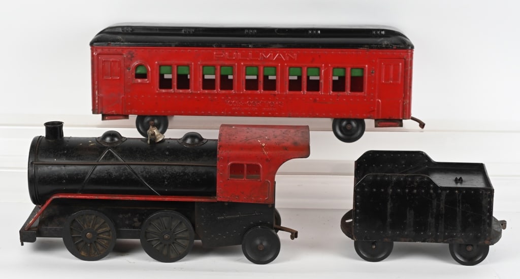 COR COR TRAIN ENGINE & PULLMAN PASSENGER CAR (1 of 3)