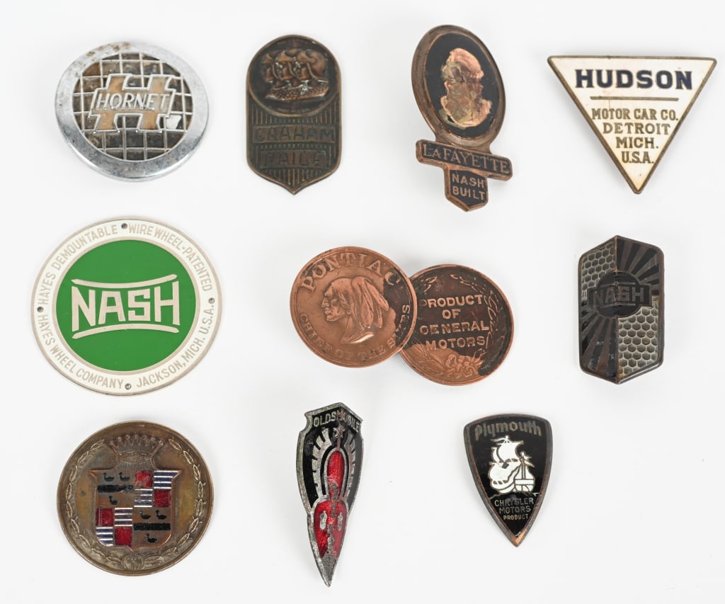 VINTAGE CAR EMBLEMS & BADGES (1 of 5)