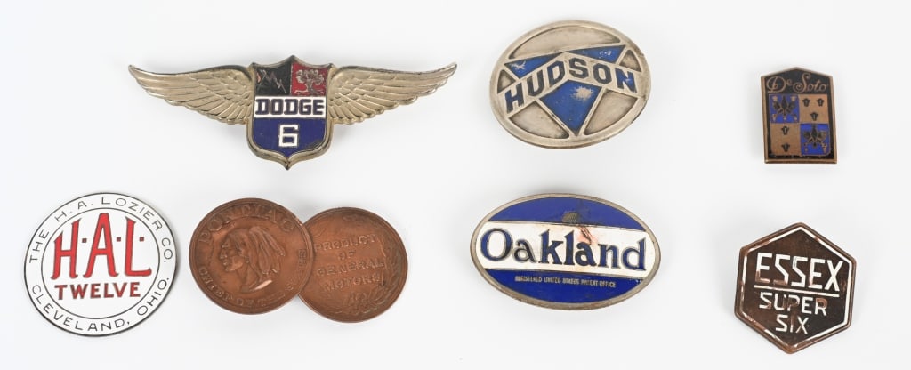 VINTAGE CAR EMBLEMS & BADGES (1 of 5)