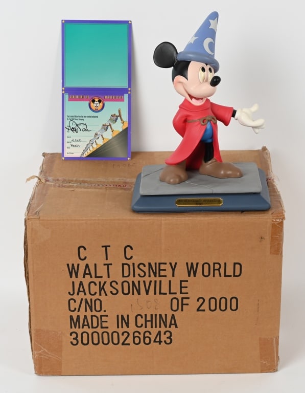 MICKEY SORCERER'S APPRENTICE FIGURE LE 2000 (1 of 4)