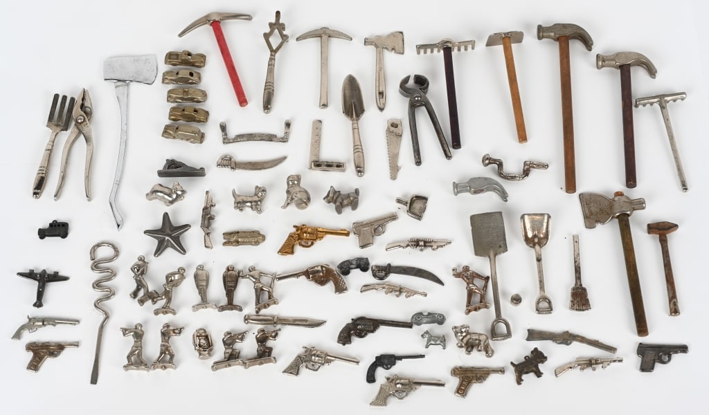 LARGE LOT CAST IRON MINIATURE, TOOLS SOLDIERS ETC (1 of 8)