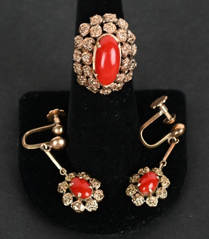 LADIES 18K GOLD RING & MATCHING EARRINGS (1 of 6)