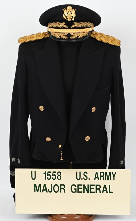 US ARMY MAJOR GENERAL'S DRESS UNIFORM & VISOR HAT: Formal dress uniform of a Major General The Generalís Formal Dress uniform is made with blue-black velvet braid adorned with golden oak leaves at the end of the sleeve and two Silver Stars to ind