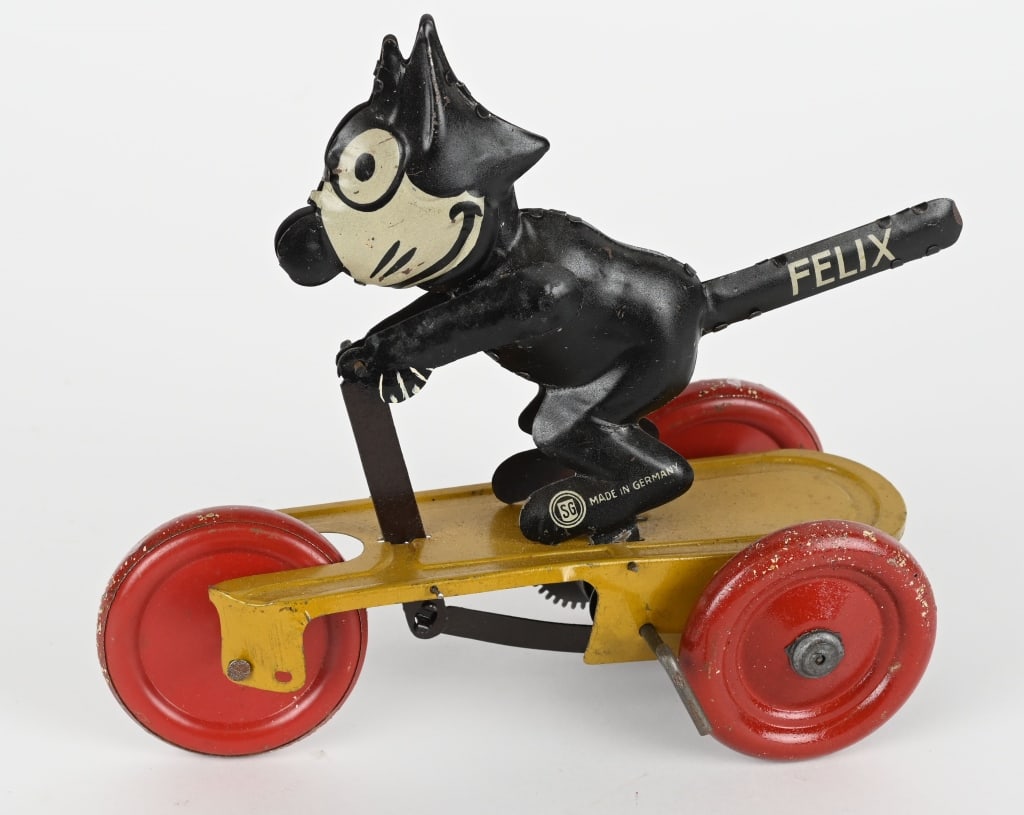 GERMAN GUNTHERMANN TIN WINDUP FELIX SCOOTER (1 of 6)