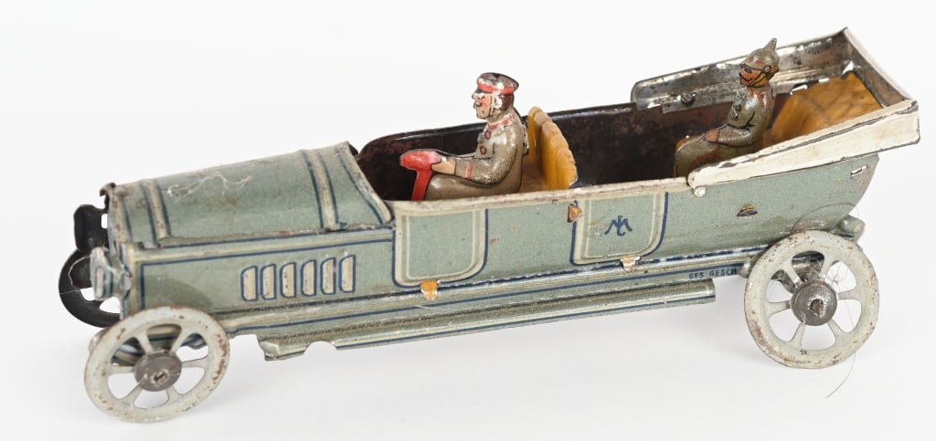 GERMANY TIN PENNY TOY MILITARY TOURING CAR (1 of 4)