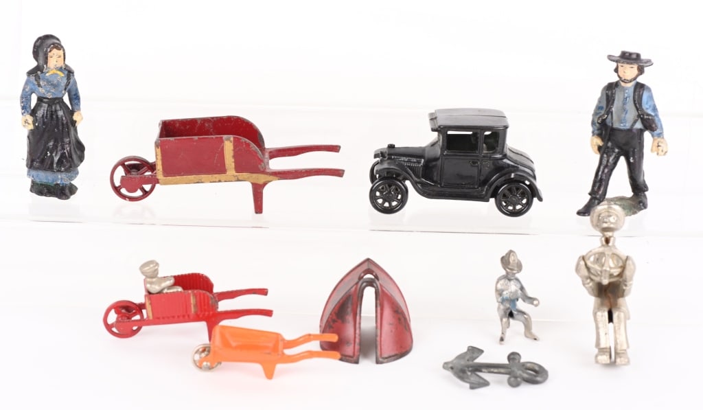 LOT OF CAST IRON TOYS & DRIVERS (1 of 4)