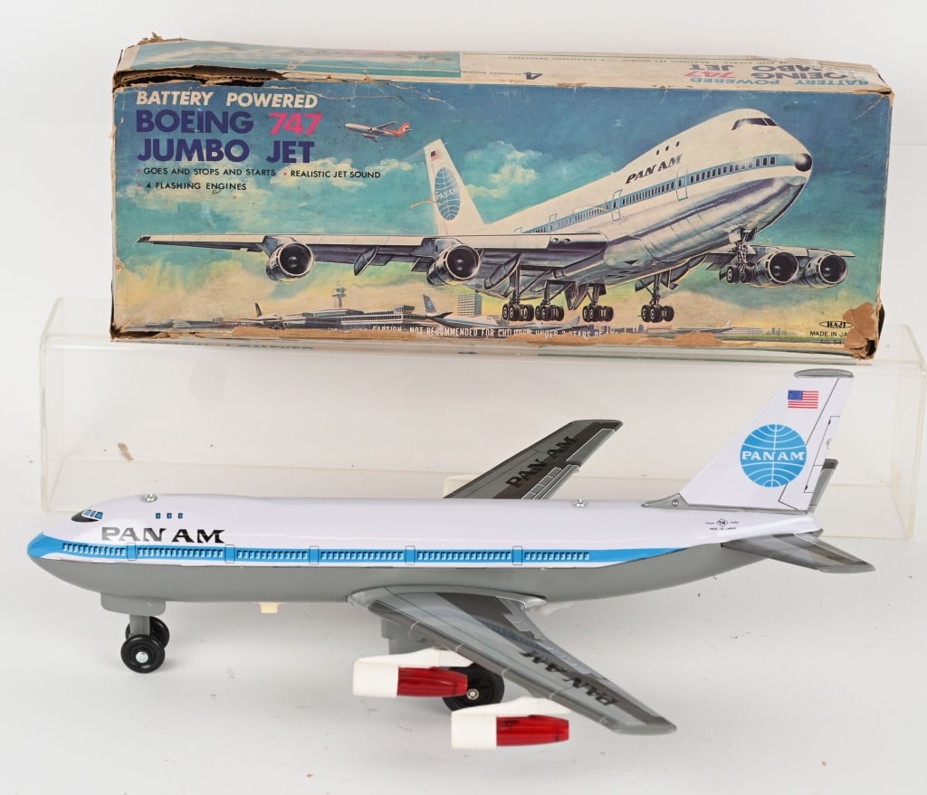 JAPAN TIN BATTERY OP PAN AM727 w/ BOX: Excellent original condition with original box. Worked when tested. Box is worrn. 12 1/2" WS by 14", Excellent, 3883