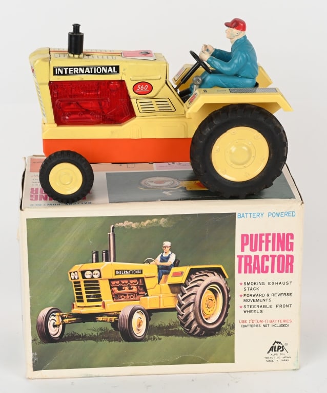 JAPAN BATTERY OP TRACTOR w/ BOX (1 of 6)