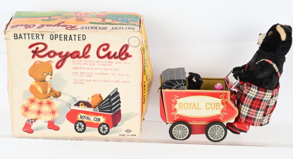 JAPAN ROYAL CUB BATTERY OP BEARS w/ BOX (1 of 8)