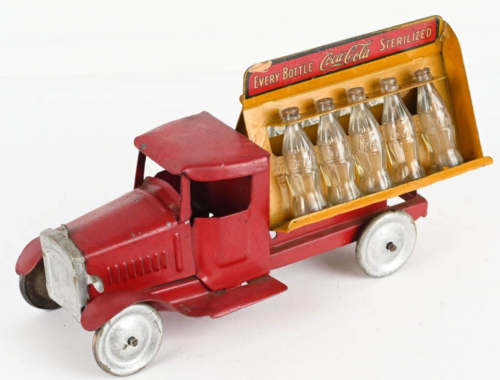 METALCRAFT COCA COLA TRUCK: original truck that has been repinted. Decals are oriiginal. 11" Very Good