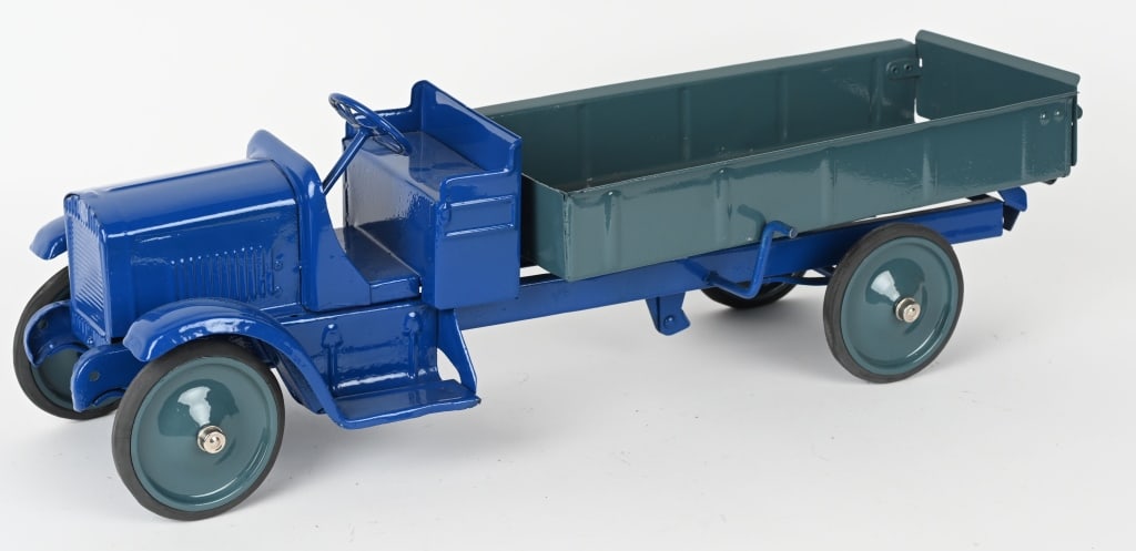 STEELCRAFT PRESSED STEEL GMC DUMP TRUCK (1 of 5)