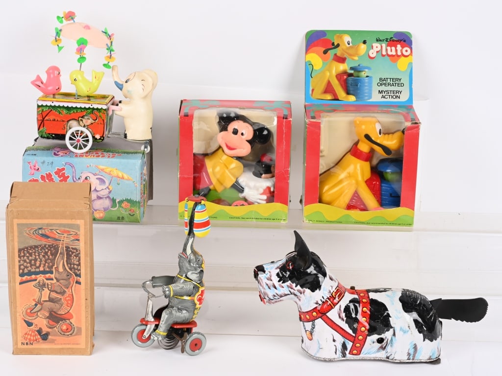 LOT OF ANIMAL & DISNEY TOYS (1 of 3)