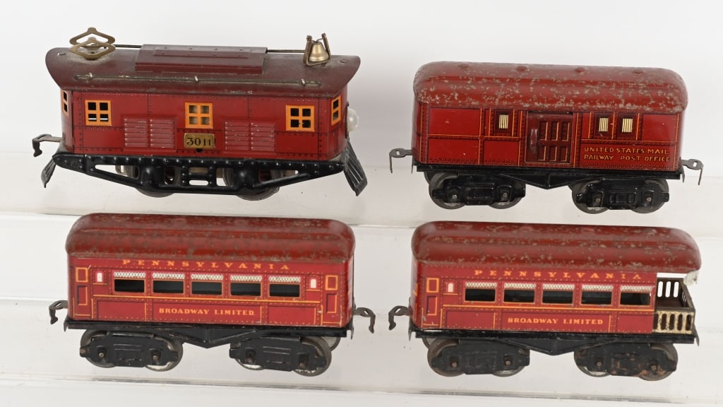 AMERICAN FLYER PREWAR O GA 3011 LOCO & CARS: Includes Prewar O Gauge 3011 Locomotive with Mail Car, Passenger Car, and Observation Car. All in nice original condition. Excellent
