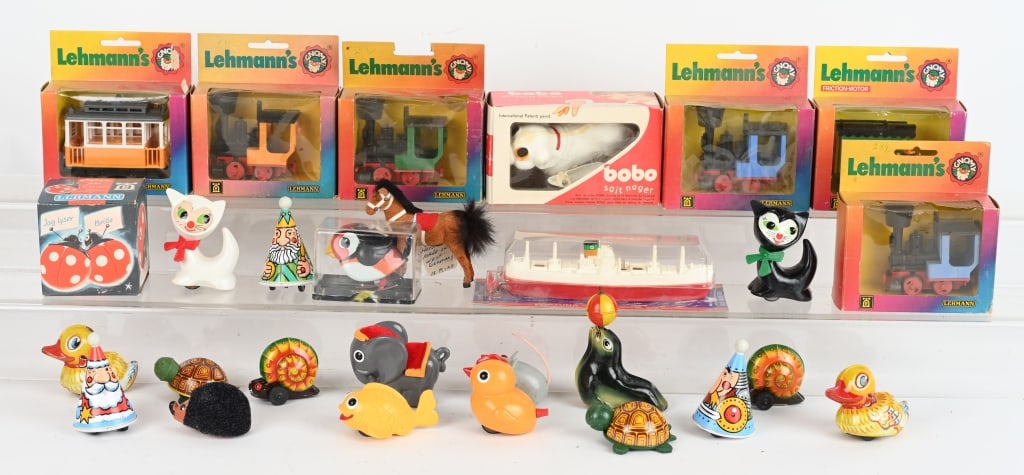 LARGE LOT OF GERMAN LEHMANN TIN & PLASTIC TOYS (1 of 7)