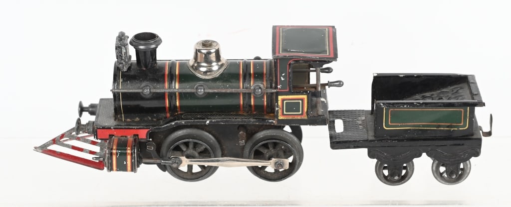 KARL BUBB CLOCKWORK LOCOMOTIVE (1 of 3)