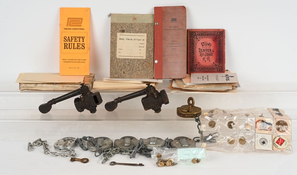 VINTAGE RAILROAD LOT (1 of 8)