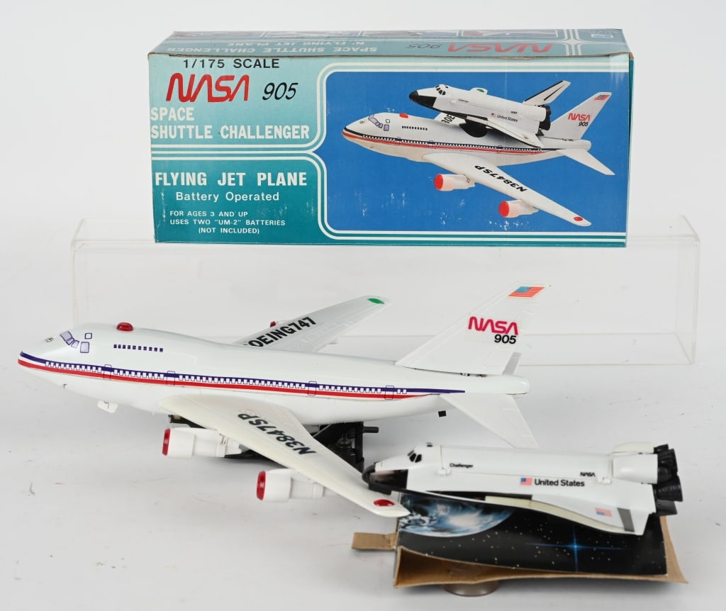 NASA BATTERY OP SPACE SHUTTLE CALLENGER w/ BOX (1 of 6)