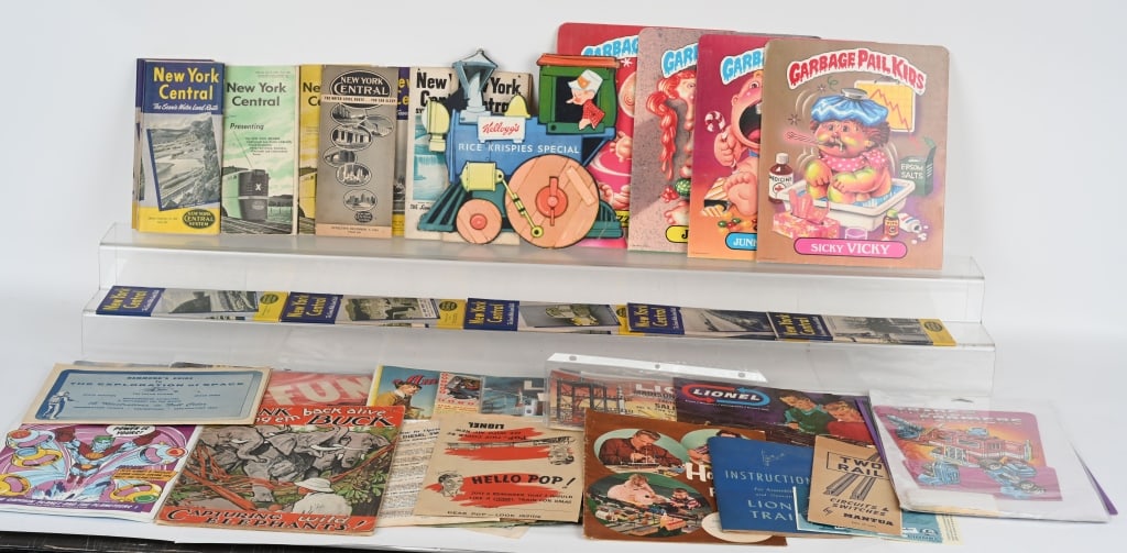 VINTAGE TRAIN EPHEMERA LOT, CATALOGS, MAPS & MORE (1 of 7)