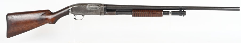 WINCHESTER MODEL 12 PUMP ACTION SHOTGUN: SERIAL NUMBER: 357723. BARREL: 26". CALIBER: 16 GAUGE. MANUFACTURED: 1924. Standard markings and features. Typical takedown model with matching serials on the barrel assembly and receiver. Silver bead