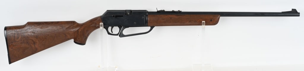 DAISY MODEL 880 PUMP ACTION BB/PELLET GUN: Shoots BB's or .177 Caliber pellets. CONDITION: Excellent overall. Strong lever and springs. Seems to work.