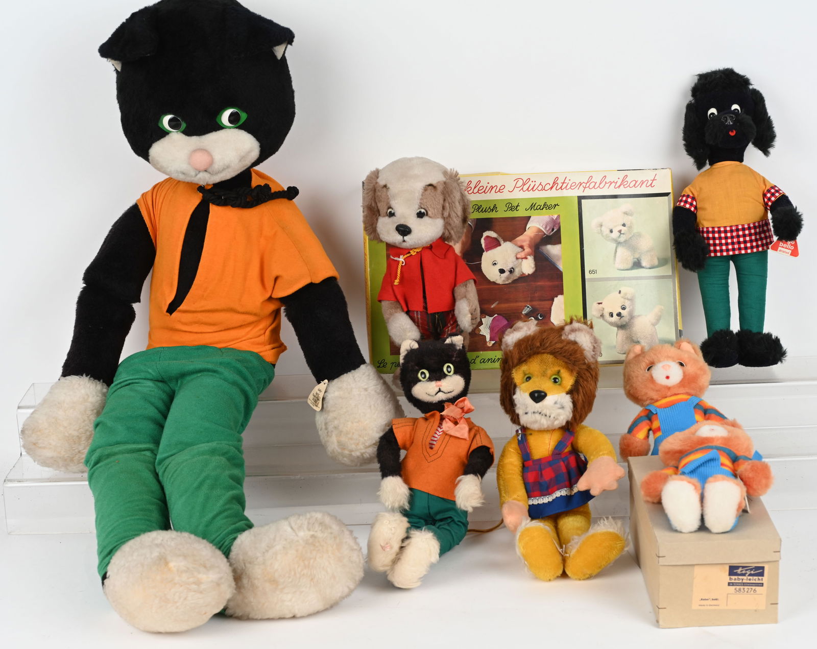 LOT OF SCHUCO PLUSH ANIMALS (1 of 4)