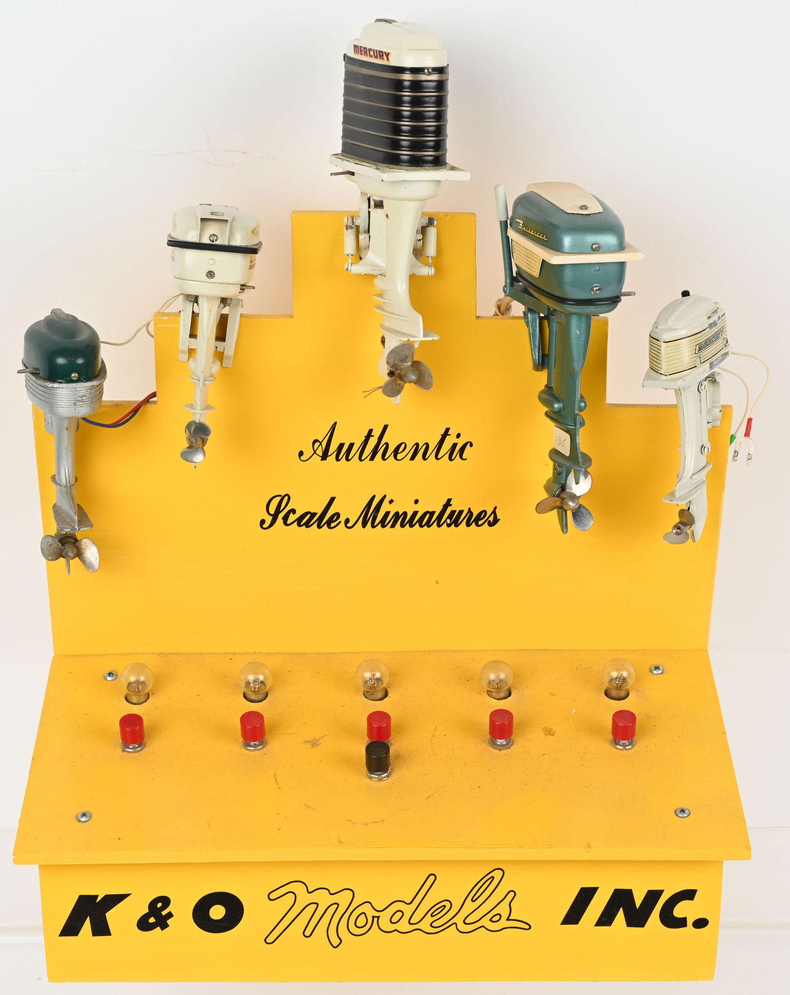 K&O MODELS BOAT MOTOR STORE DISPLAY w/ 5 MOTORS (1 of 9)