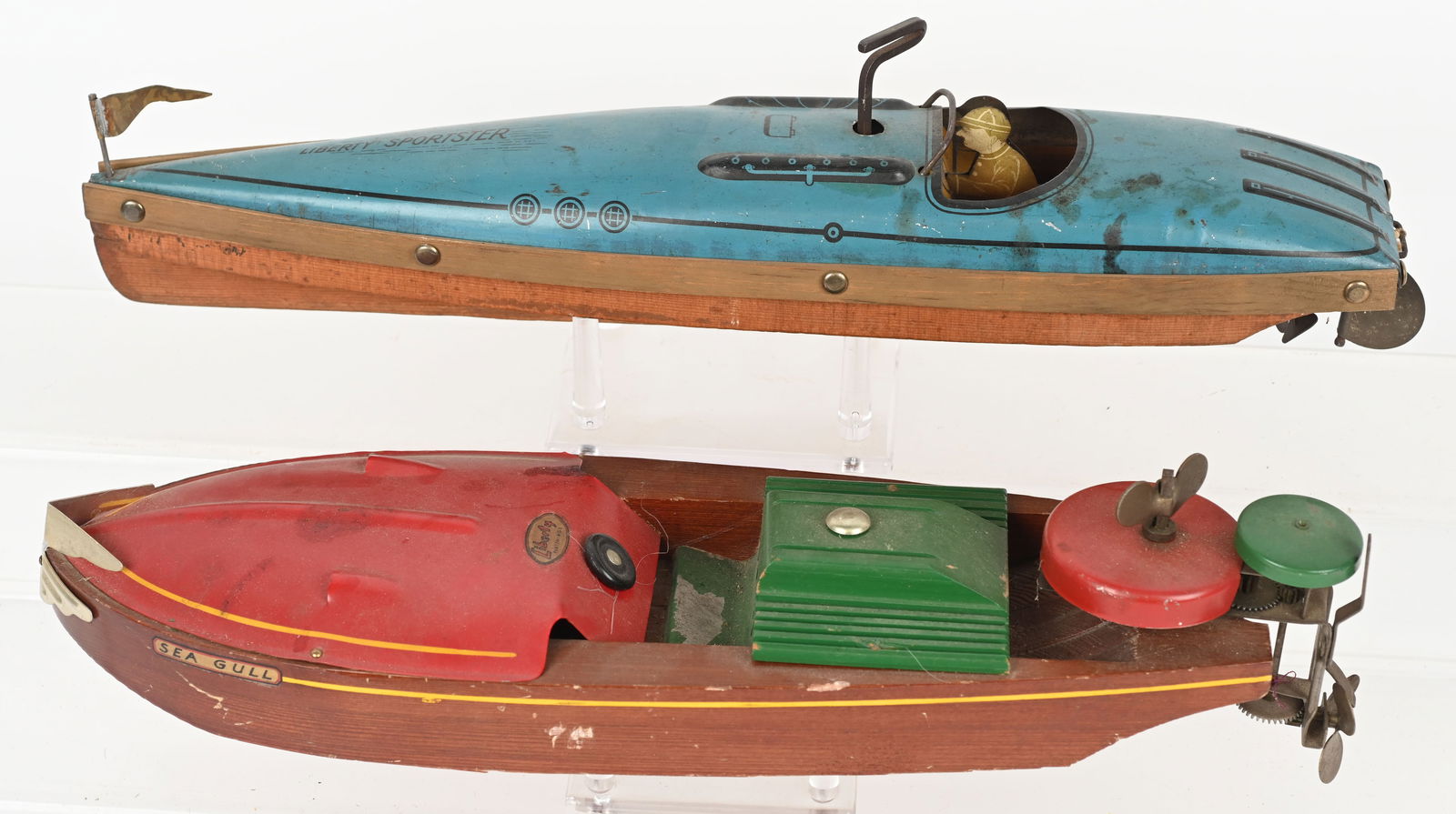 2- LIBERTY WINDUP WOODEN SPEED BOATS (1 of 7)