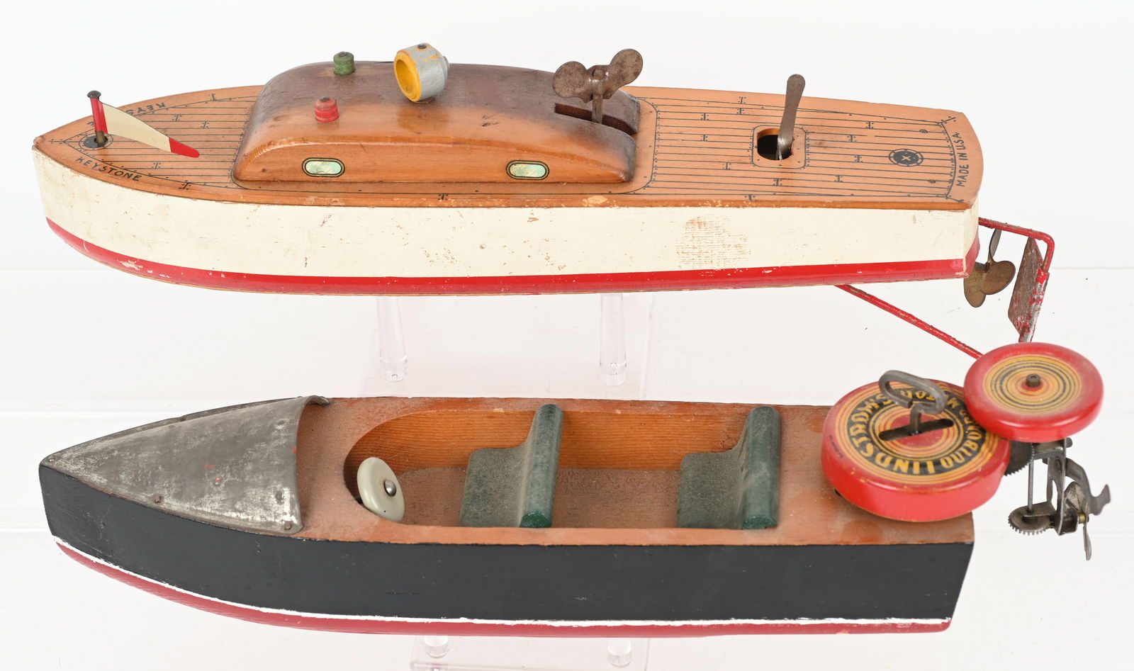 2- VINTAGE WINDUP WOODEN BOATS (1 of 5)