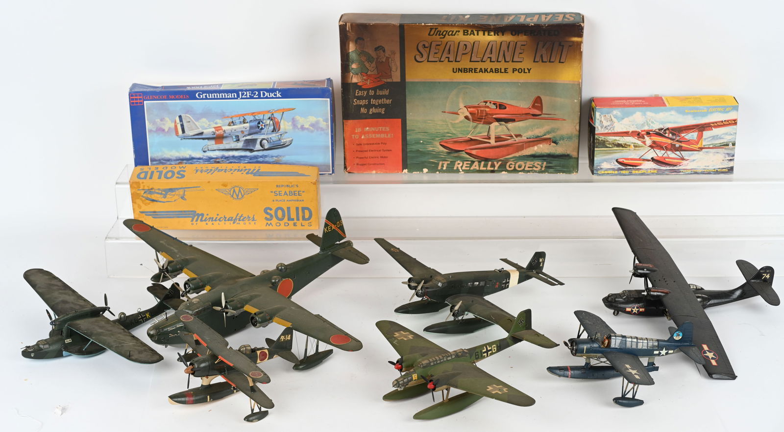 LARGE LOT AIRPLANE MODEL KITS, SOME WITH BOXES (1 of 9)