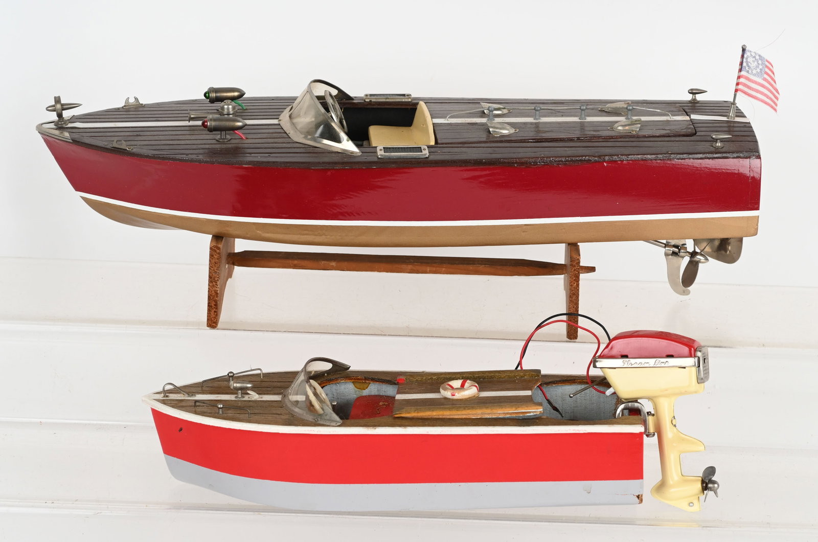2- JAPAN WOOD BATTERY OP BOATS: Both have nice colors and details. Battery motors are untested. Largest is 15". AS-IS