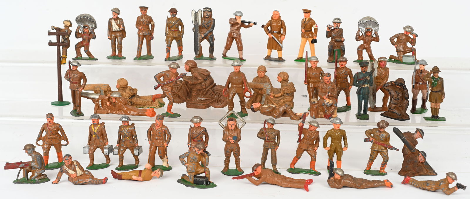 40+ LEAD SOLDIERS & OTHER FIGURES (1 of 7)