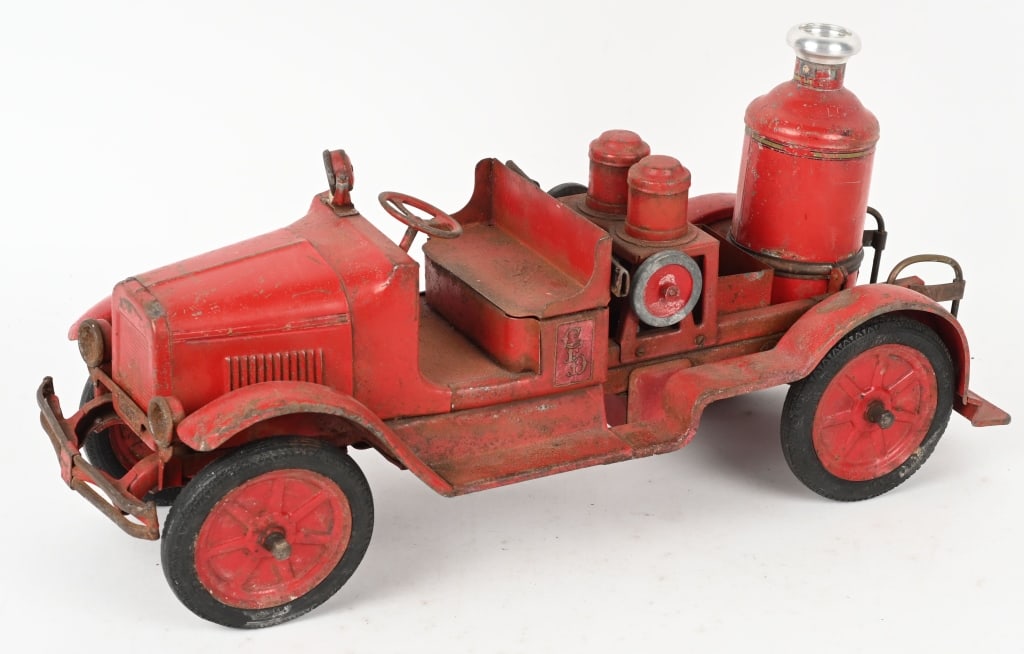 BUDDY L PRESSED STEEL WORKING PUMPER TRUCK (1 of 5)