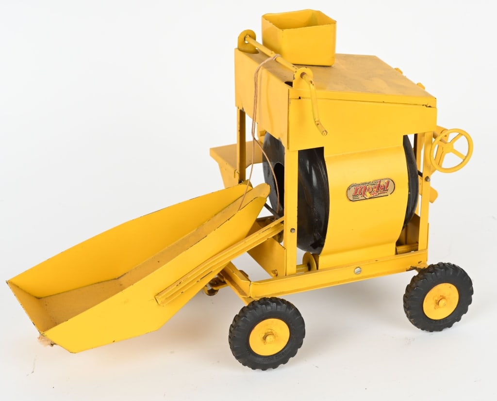 DOEPKE JAEGER CEMENT MIXER: All original with nice paint and decals. 14" Excellent