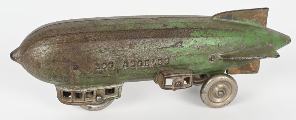 KENTON CAST IRON LOS ANGELES ZEPPELIN, 11" (1 of 6)
