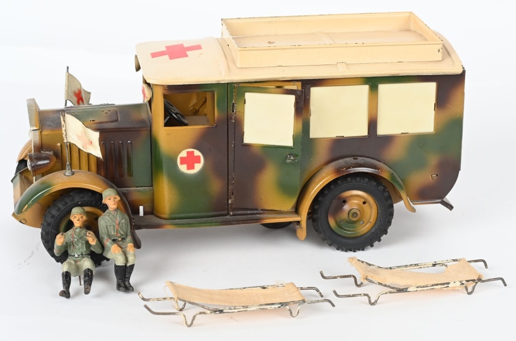 GERMAN HAUSSER TIN WINDUP AMBULANCE (1 of 7)