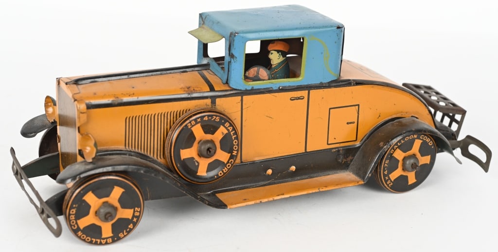 MARX TIN WINDUP CADILLAC ROADSTER (1 of 6)