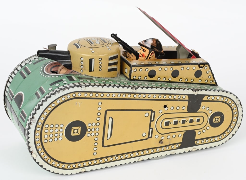 MARX WINDUP DOUGHBOY TANK (1 of 4)