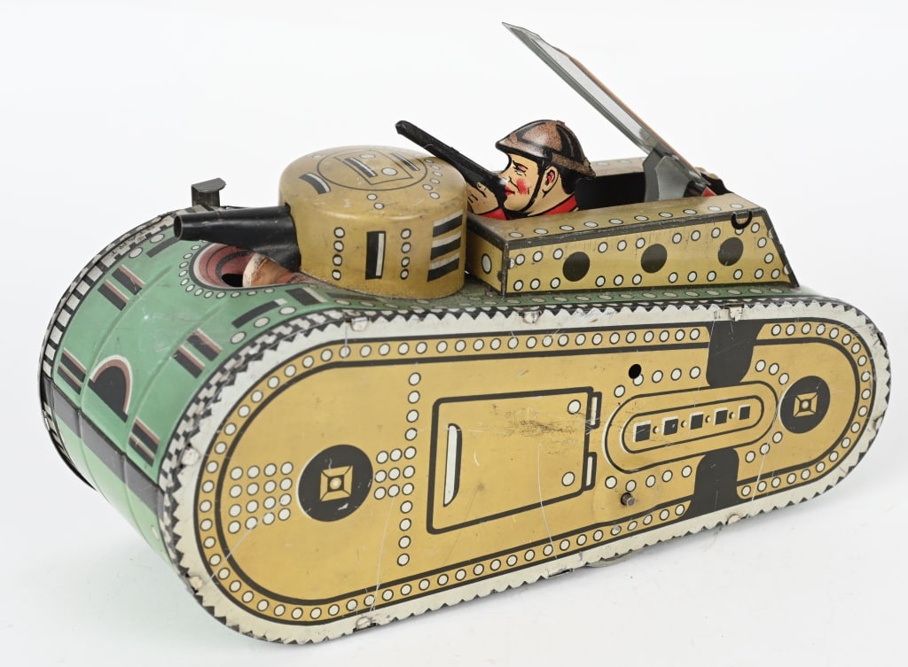 MARX WINDUP DOUGHBOY TANK (1 of 4)